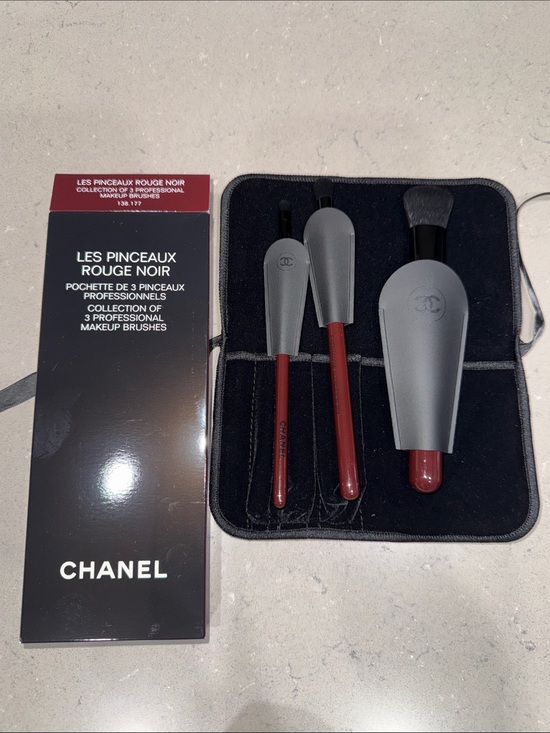 CHANEL | Makeup | Chanel Les Pinceaux Rouge Noir 3piece Makeup